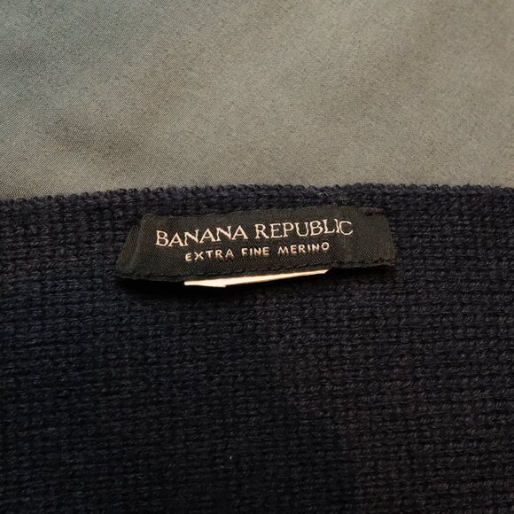 Banana Republic Extra Fine Merino Wool Scarf - Picture 3 of 5